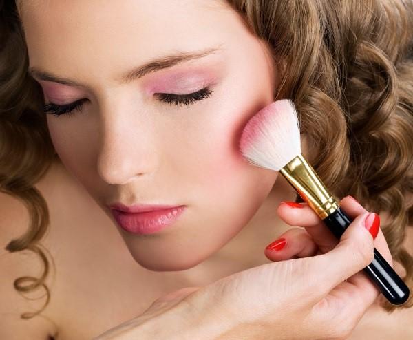 Cómo maquillarse para un bautizo - Paso 7