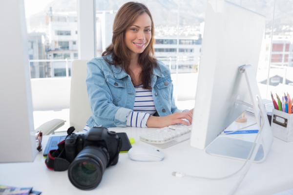 Cómo ser modelo de fotografía - conoce los pasos - Envía tus datos y fotografías a los agentes de modelos