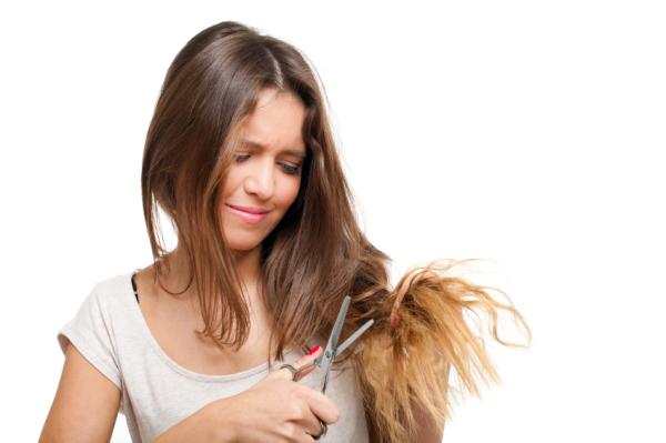 6 hábitos que dañan el cabello - No cortarse las puntas