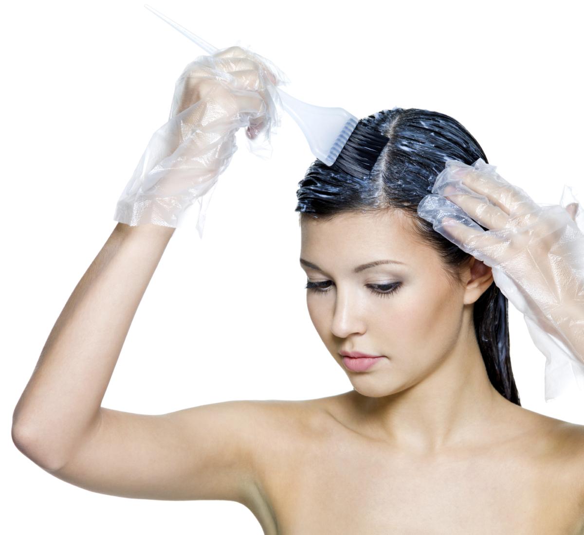 Cómo hacer un baño de color en el cabello