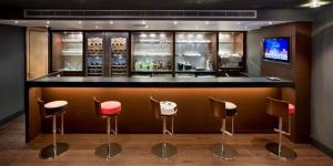 Consejos para instalar barra de bar en el hogar