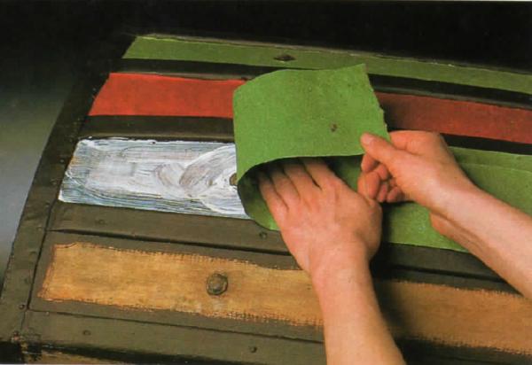 Cómo renovar un baúl de madera - Paso 4