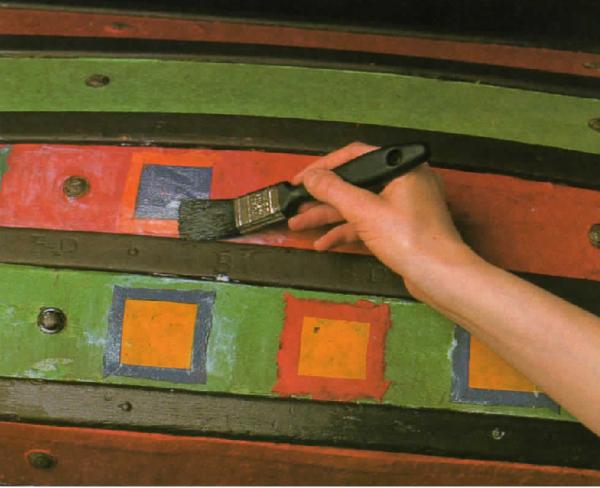 Cómo renovar un baúl de madera - Paso 6