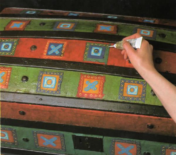 Cómo renovar un baúl de madera - Paso 9