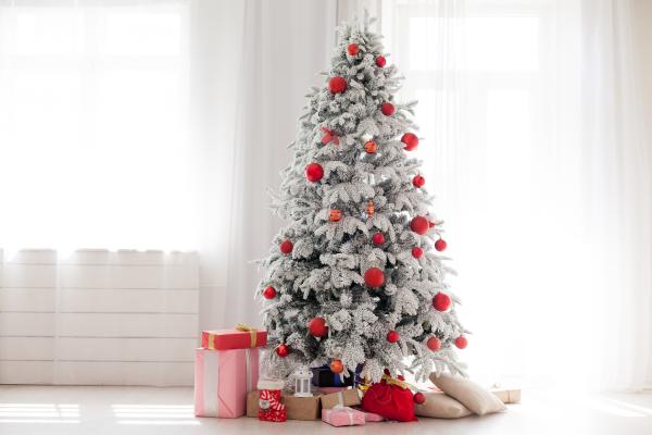 Tipos de árboles de Navidad: cómo elegir el ideal - Árbol de Navidad nevado o "flocked"