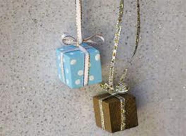 Cómo hacer adornos de Navidad sin gastar mucho dinero - Paso 4