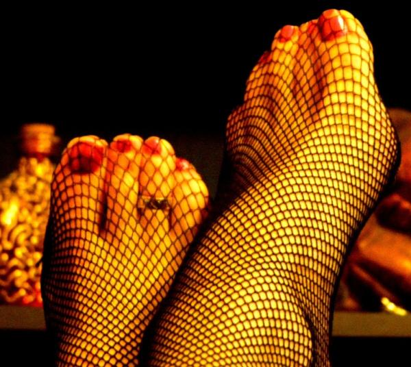 Cómo masturbar a un hombre con los pies