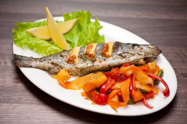 Cómo hacer lubina al horno con verduras - Paso 9