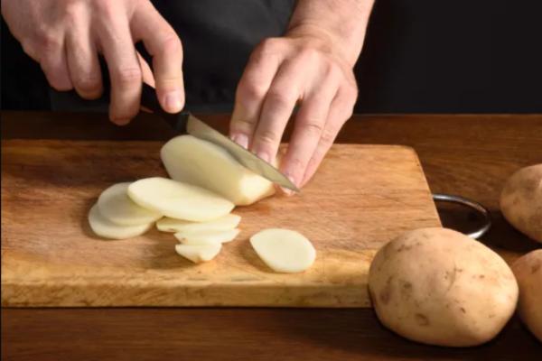 Cómo hacer merluza a la gallega al horno - Paso 5