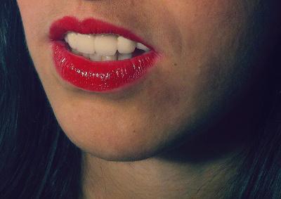 Cómo hacer un maquillaje retro - Paso 3