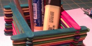 Cómo hacer un portalápiz con palos de polo