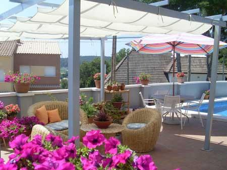 Cómo decorar el patio en verano - Decorar el patio en verano: flores