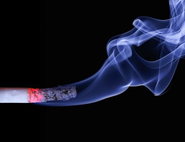 Cómo quitar el olor a cigarro de las manos