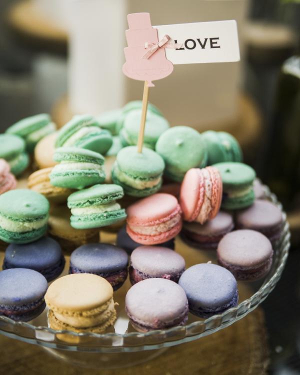 Cómo preparar una mesa dulce para bodas - Macarons