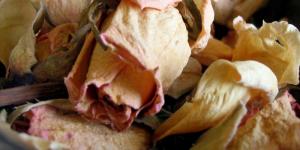 Cómo hacer un popurrí de flores secas