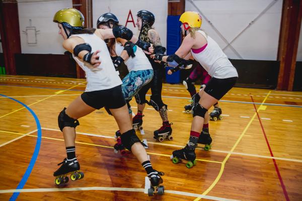Tipos de patinaje: descubre todas sus modalidades y características - Roller derby