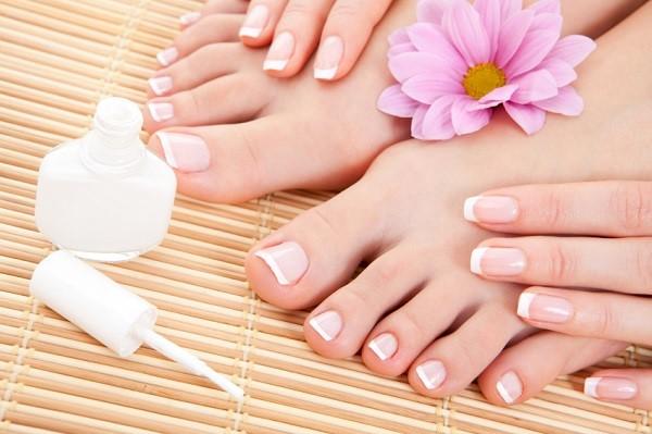 Cómo hacer la pedicura francesa en casa