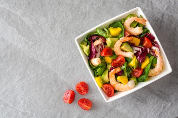 Recetas con aguacate para cenar - Ensalada de aguacate y camarones