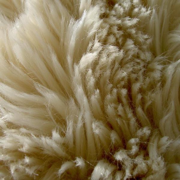 Cómo quitar pintura de una gamuza