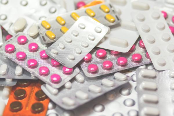 ¿Se puede tomar el sol tomando antibióticos? Descubre los riesgos - ¿Qué antibióticos provocan fotosensibilidad?