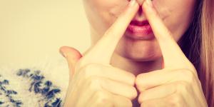 Por qué cuando estoy nervioso me huele el aliento