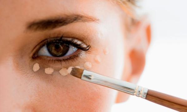 Cómo disimular el cansancio con maquillaje