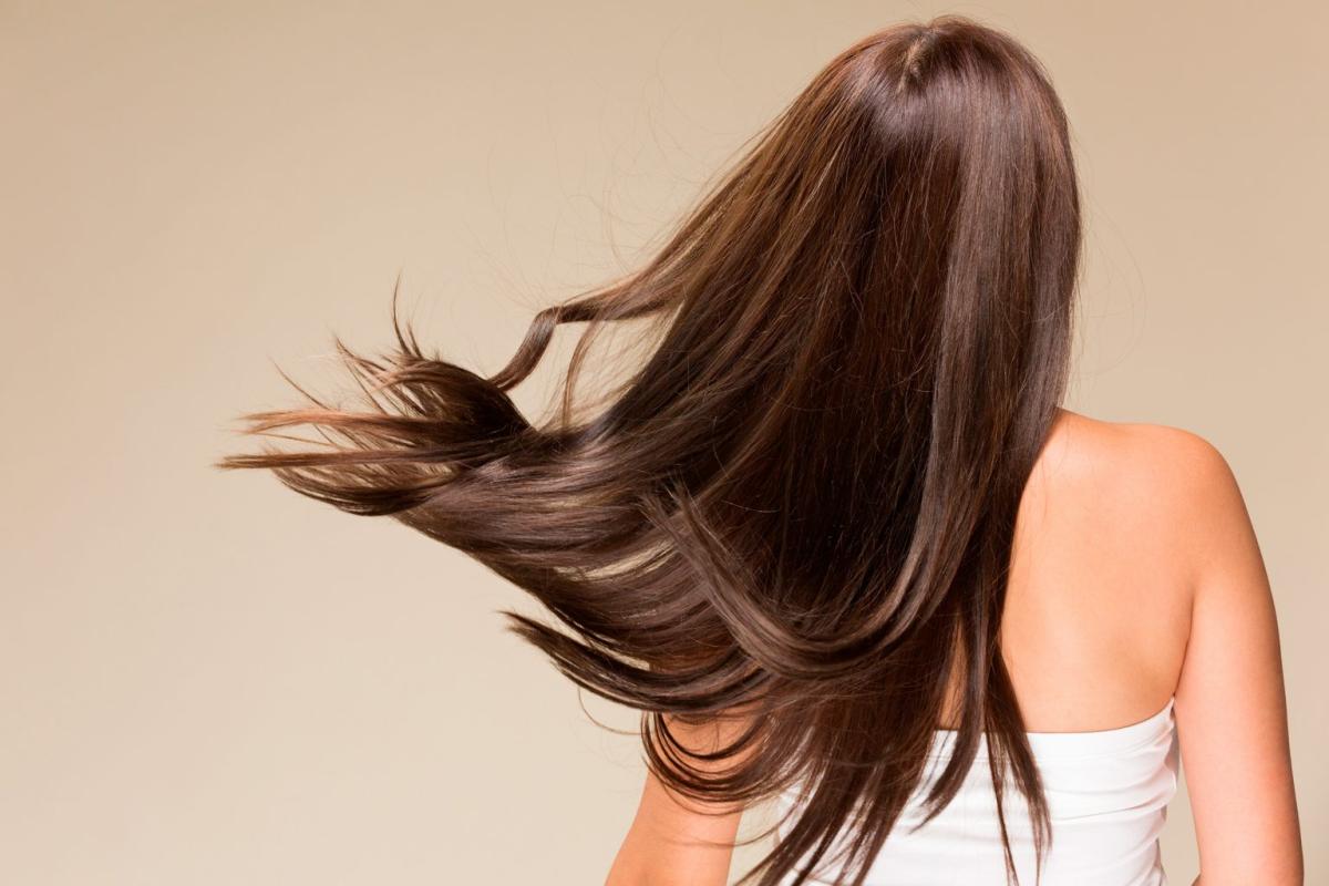 Cómo aplicar vitamina E en el cabello