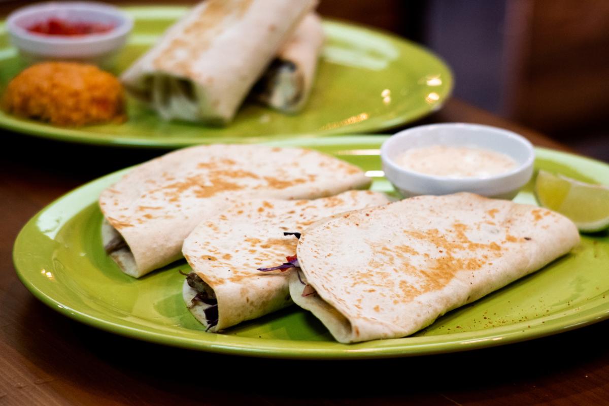 Cómo hacer baleadas hondureñas