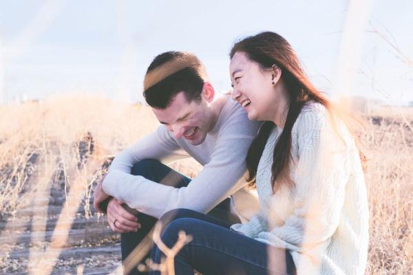 Tipos de risa y su significado - Risa tonta