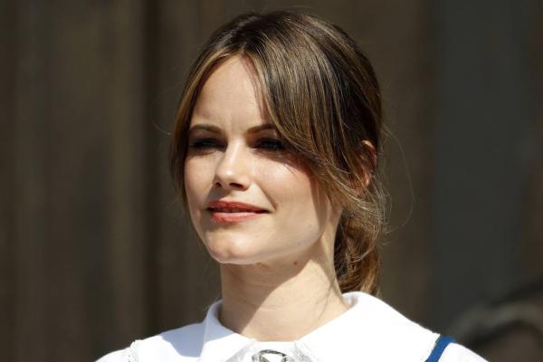 Flequillo Bardot: cómo llevarlo, inspiración y consejos para lucir a la moda - Cola de caballo alta