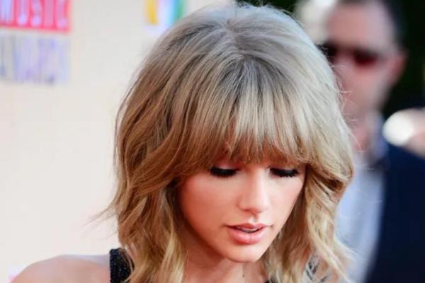 Flequillo Bardot: cómo llevarlo, inspiración y consejos para lucir a la moda - Ondas playeras