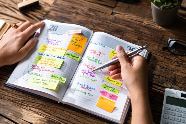 Vuelta a la rutina tras las vacaciones: consejos para volver sin estrés - Establece límites saludables