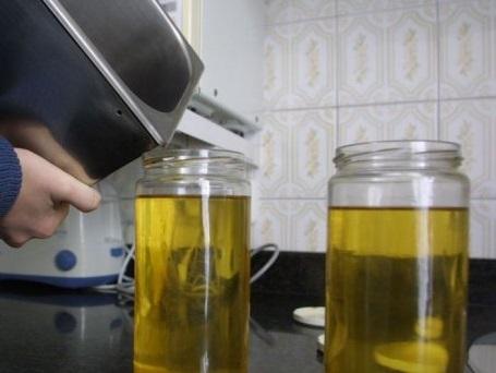 Cómo tirar el aceite de cocina - Paso 3