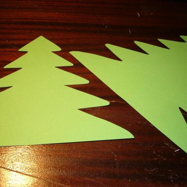 Cómo hacer un árbol de navidad en 3D con cartulina - Paso 5