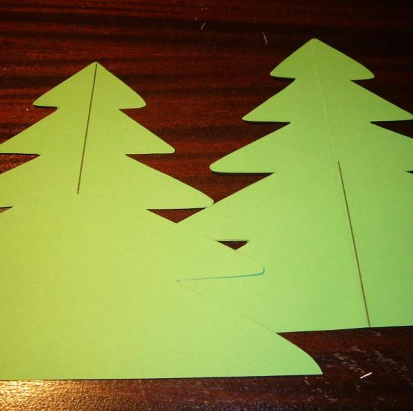Cómo hacer un árbol de navidad en 3D con cartulina - Paso 6