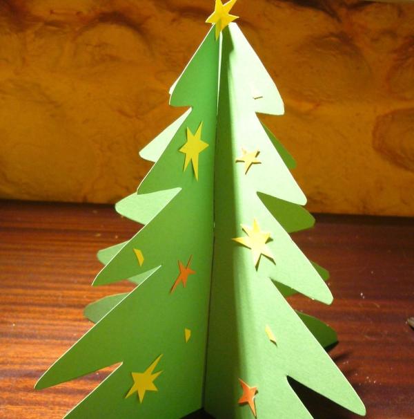Cómo hacer un árbol de navidad en 3D con cartulina - Paso 9