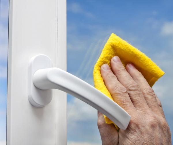 Cómo quitar las manchas de agua del vidrio - Paso 5