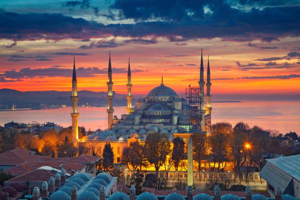 ¿Dónde viajar en octubre? La guía con destinos perfectos para este mes - Estambul - Turquía