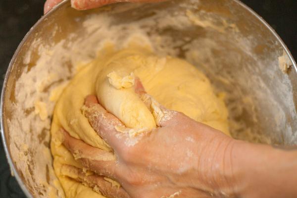 Hojuelas con miel: receta tradicional de la abuela - Paso 2