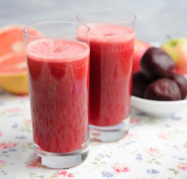 Cómo hacer jugos antioxidantes - Jugo antioxidante de manzana, fresa y frambuesa