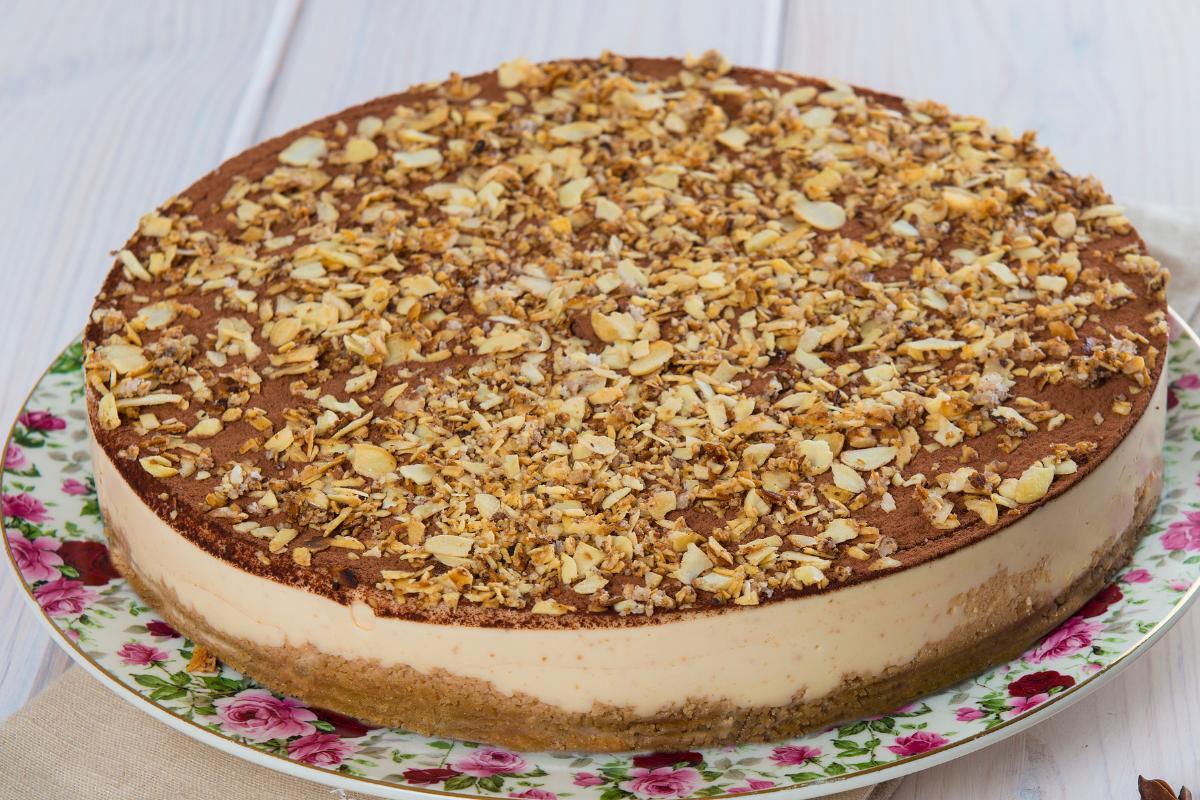 Cómo hacer tarta de turrón blando para estas Navidades, una receta fácil que triunfa