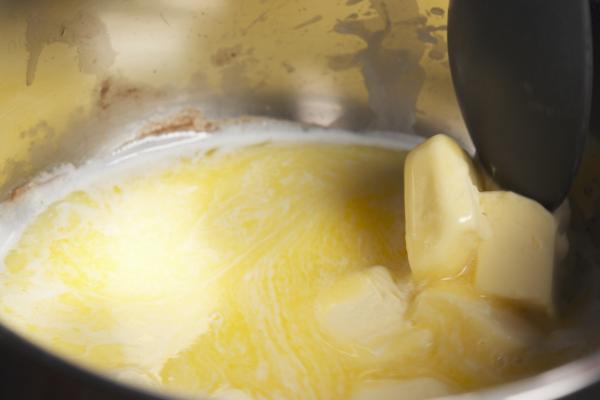 Cómo hacer tarta de turrón blando para estas Navidades, una receta fácil que triunfa - Paso 2