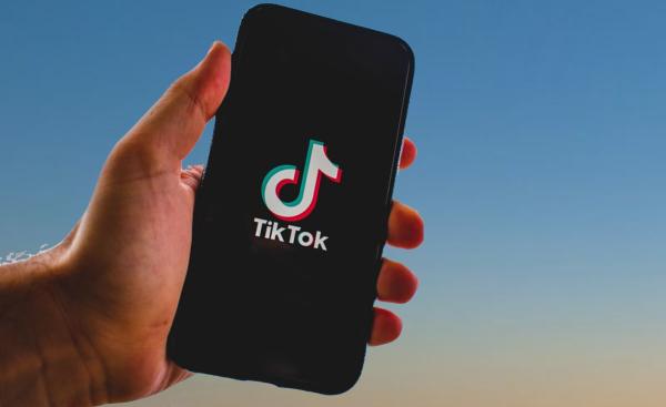 Retos virales para hacer con amigos en TikTok y triunfar - Retos fáciles para grabar