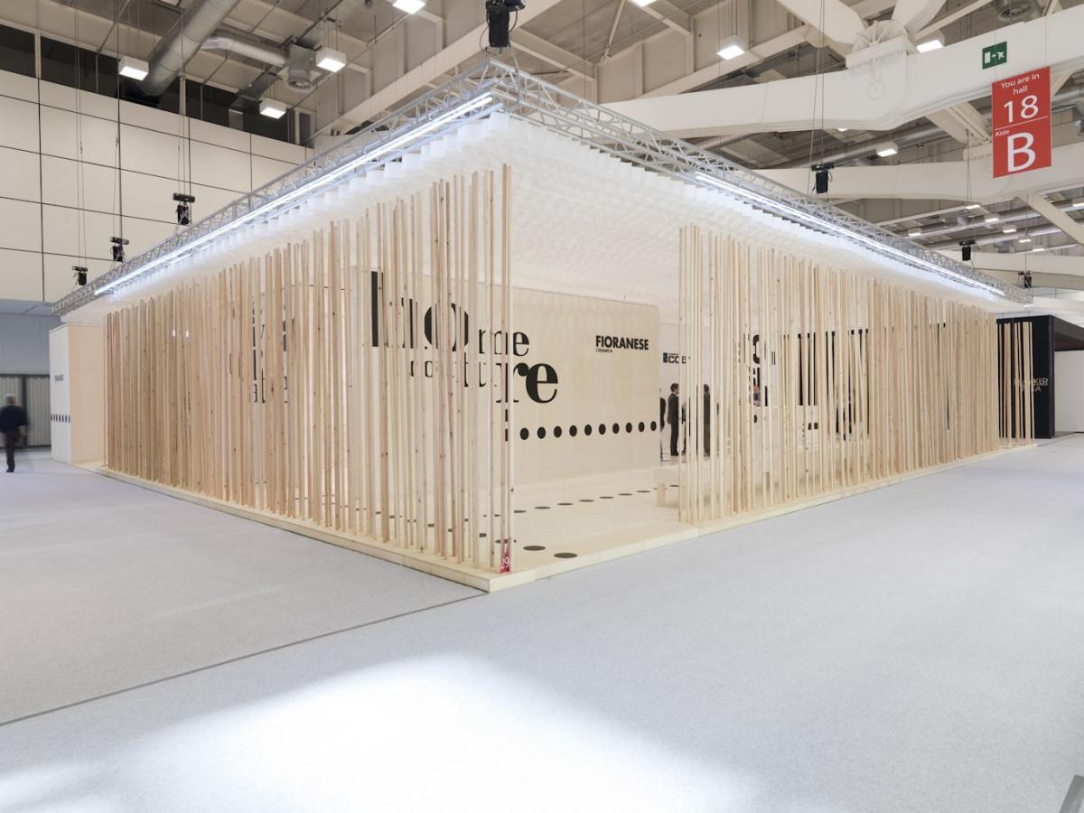 Cómo elegir un constructor de stands para una feria internacional