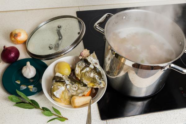 Cómo se hace la sopa bullabesa fácil - Paso 5