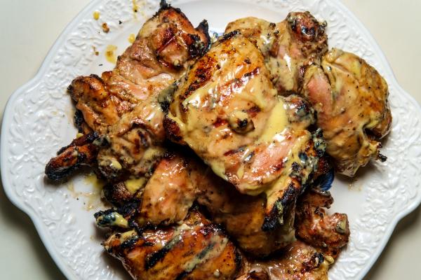 Las mejores salsas para carnes fáciles y rápidas de preparar - Salsa de mostaza y miel: El toque dulce para carnes asadas