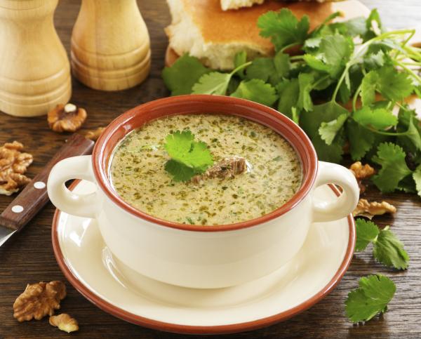 Cómo aprovechar las sobras de la paella - Consomé de arroz 