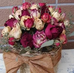 Trucos para limpiar flores secas