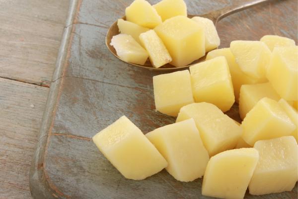 Cómo hacer níscalos con patatas y costillas - Paso 7