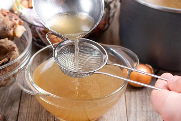 Cómo hacer níscalos con patatas y costillas - Paso 9